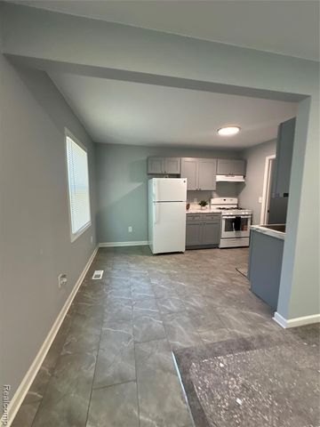 1917 Keppen Boulevard, Lincoln Park, MI 48146