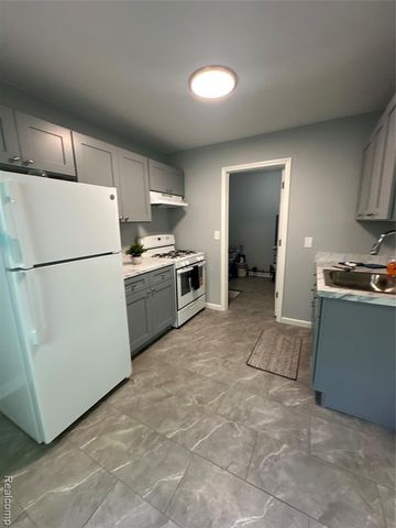 1917 Keppen Boulevard, Lincoln Park, MI 48146