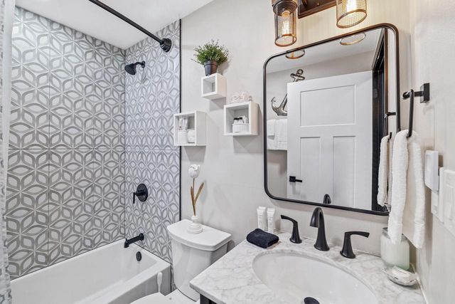 1074 Mobile STREET, Lake Geneva, WI 53147