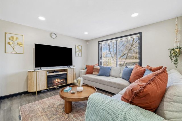 1074 Mobile STREET, Lake Geneva, WI 53147