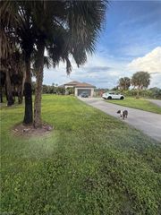 2831 32nd AVE SE, Naples, FL 34117