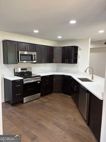 1204 22nd Pl, Valley, AL 36854
