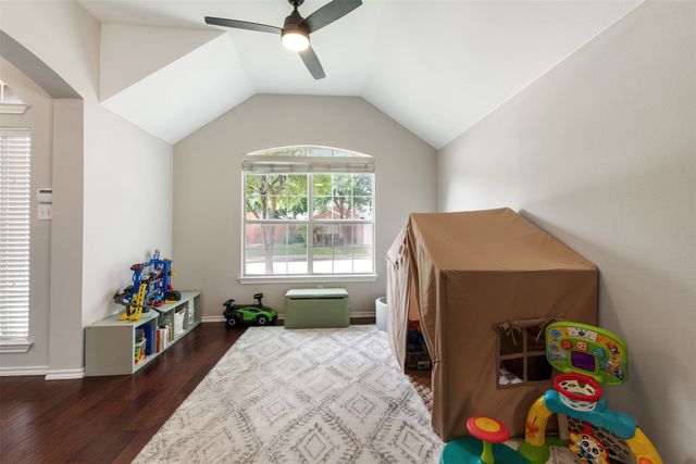 5804 Parkplace Drive, Denton, TX 76226