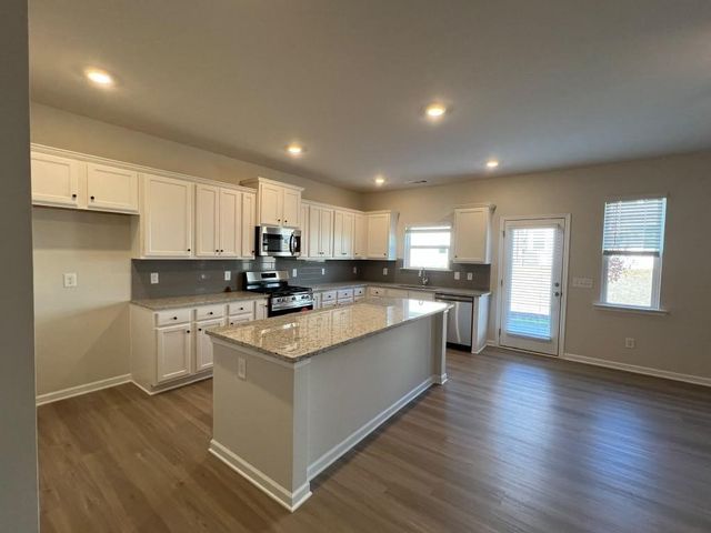 67 Briarwood Drive E, Dawsonville, GA 30534