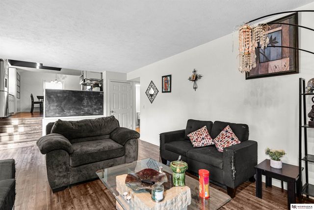 12110 Parker Circle, Omaha, NE 68154