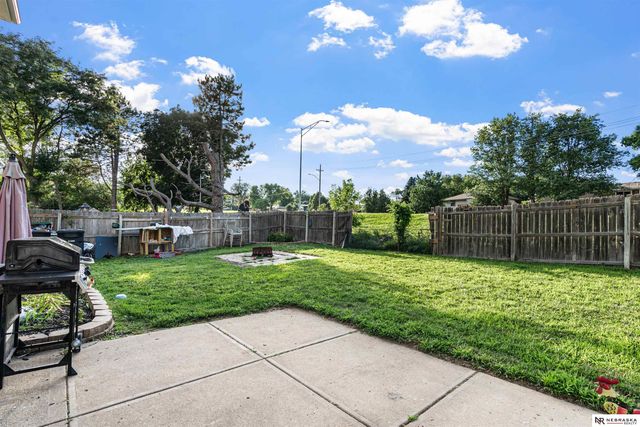 12110 Parker Circle, Omaha, NE 68154