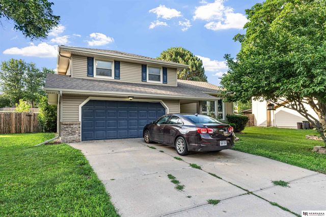 12110 Parker Circle, Omaha, NE 68154