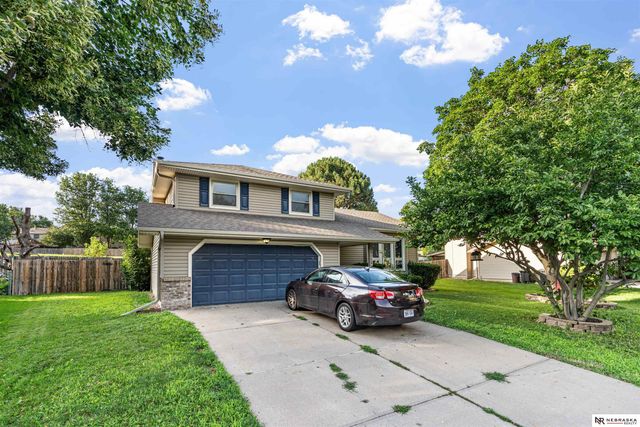 12110 Parker Circle, Omaha, NE 68154