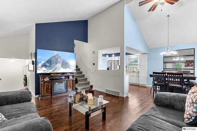 12110 Parker Circle, Omaha, NE 68154