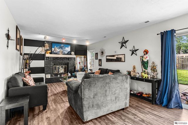 12110 Parker Circle, Omaha, NE 68154