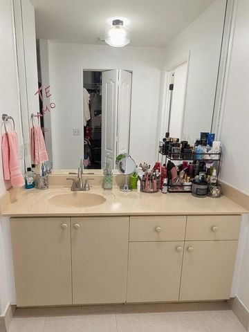 10903 W Okeechobee Road 201, Hialeah, FL 33018