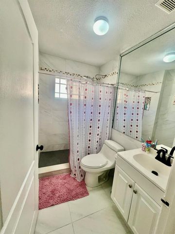10903 W Okeechobee Road 201, Hialeah, FL 33018