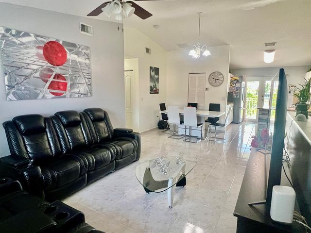 10903 W Okeechobee Road 201, Hialeah, FL 33018