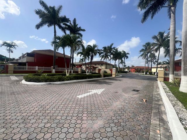 10903 W Okeechobee Road 201, Hialeah, FL 33018