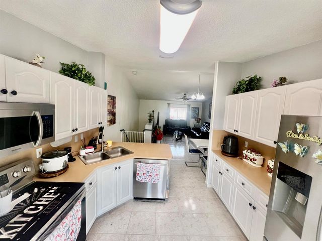 10903 W Okeechobee Road 201, Hialeah, FL 33018