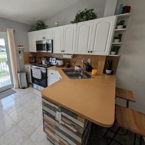 10903 W Okeechobee Road 201, Hialeah, FL 33018
