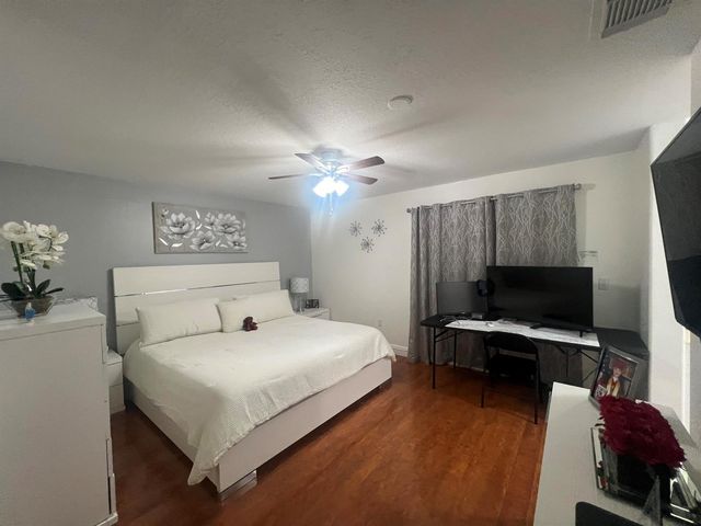 10903 W Okeechobee Road 201, Hialeah, FL 33018