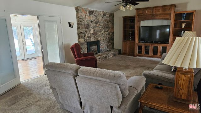 7908 Kroll Way, Bakersfield, CA 93309