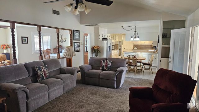 7908 Kroll Way, Bakersfield, CA 93309