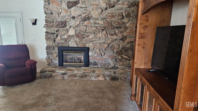 7908 Kroll Way, Bakersfield, CA 93309