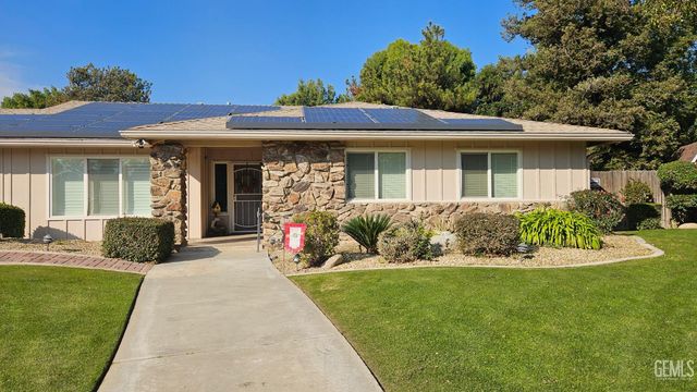 7908 Kroll Way, Bakersfield, CA 93309