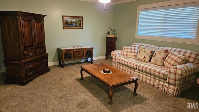 7908 Kroll Way, Bakersfield, CA 93309