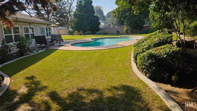 7908 Kroll Way, Bakersfield, CA 93309