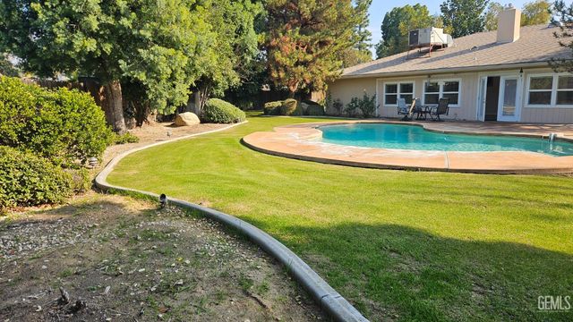 7908 Kroll Way, Bakersfield, CA 93309