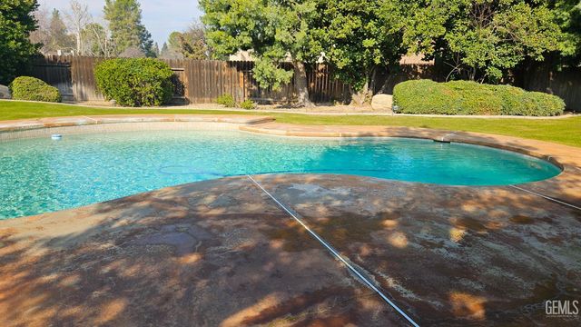 7908 Kroll Way, Bakersfield, CA 93309