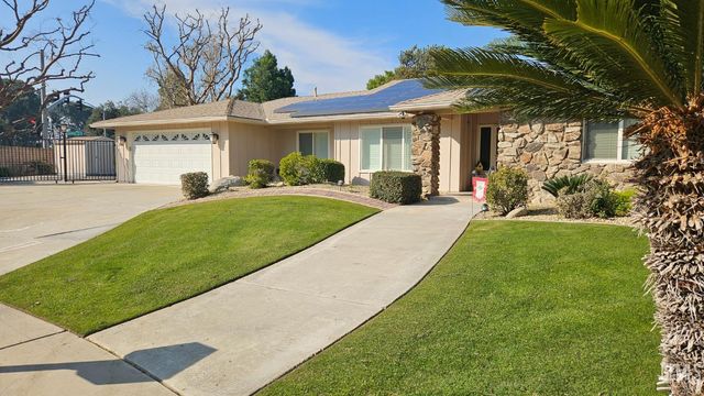 7908 Kroll Way, Bakersfield, CA 93309