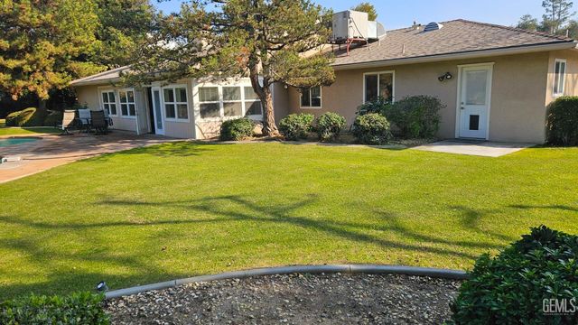 7908 Kroll Way, Bakersfield, CA 93309