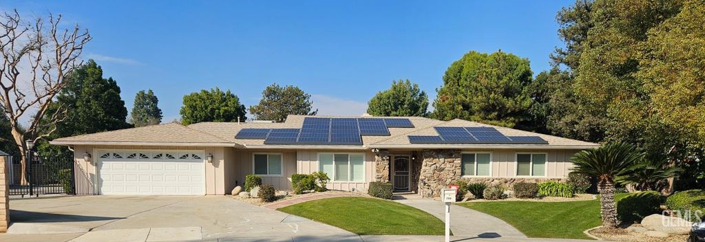 7908 Kroll Way, Bakersfield, CA 93309