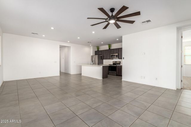 2004 E ESCONDIDO Place, Casa Grande, AZ 85122