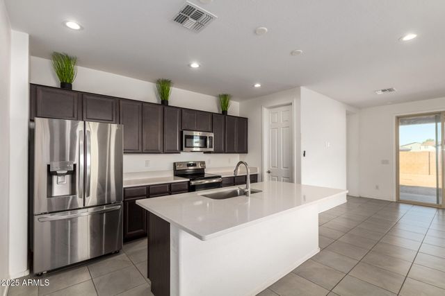 2004 E ESCONDIDO Place, Casa Grande, AZ 85122