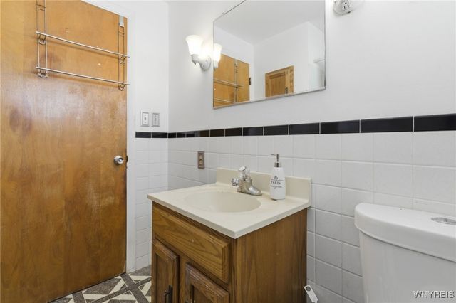 6502 Colonial Drive, Lockport Town, NY 14094