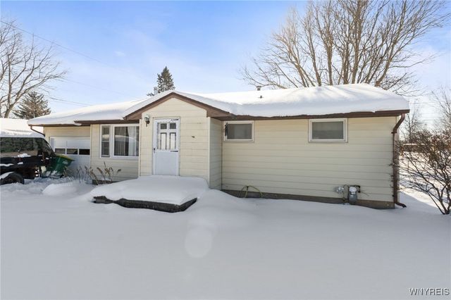 6502 Colonial Drive, Lockport Town, NY 14094