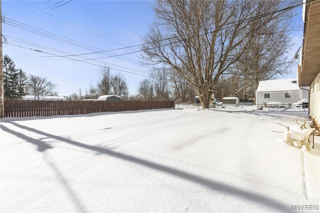 6502 Colonial Drive, Lockport Town, NY 14094