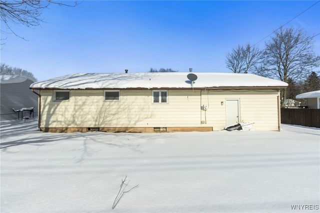 6502 Colonial Drive, Lockport Town, NY 14094