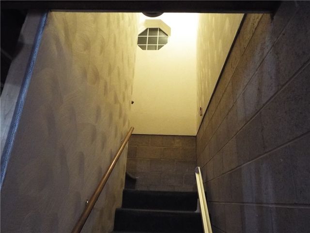 1 Jeanne Lee Ln, W Brownsville, PA 15417