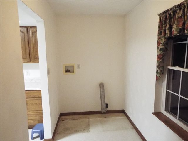 1 Jeanne Lee Ln, W Brownsville, PA 15417