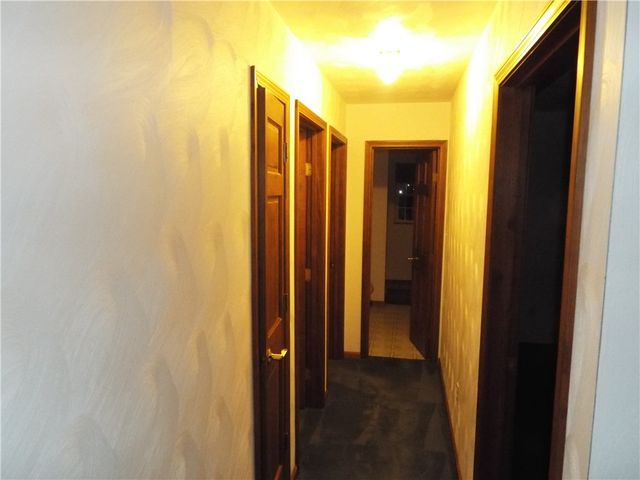 1 Jeanne Lee Ln, W Brownsville, PA 15417