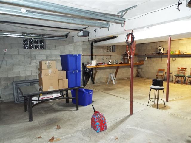 1 Jeanne Lee Ln, W Brownsville, PA 15417