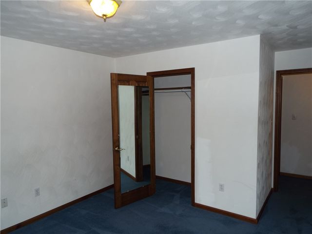 1 Jeanne Lee Ln, W Brownsville, PA 15417