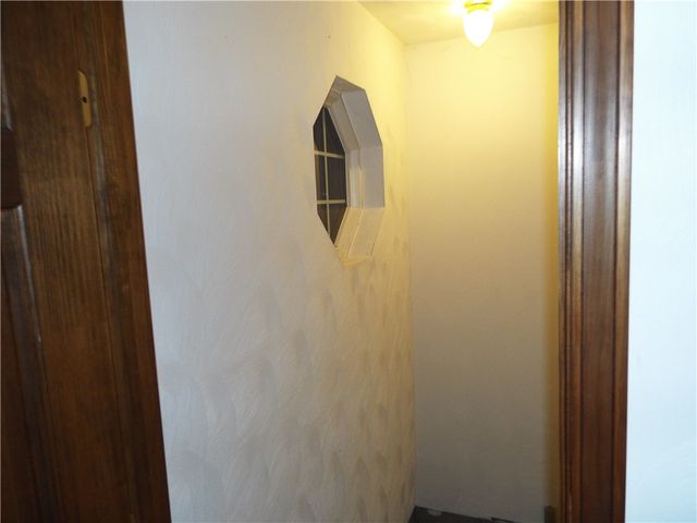 1 Jeanne Lee Ln, W Brownsville, PA 15417