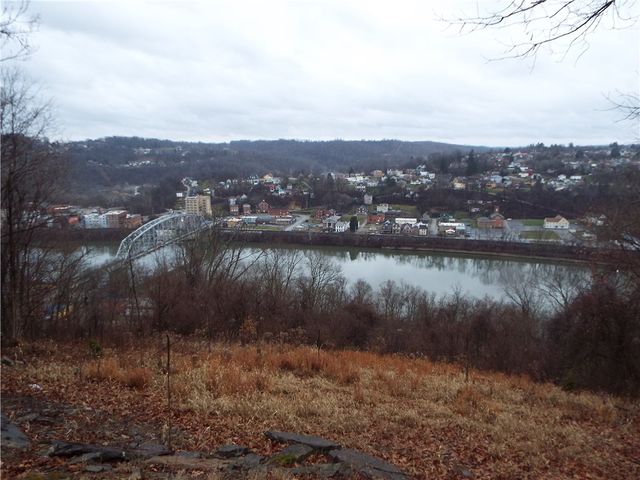 1 Jeanne Lee Ln, W Brownsville, PA 15417