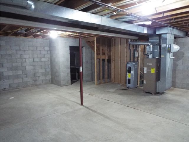 1 Jeanne Lee Ln, W Brownsville, PA 15417