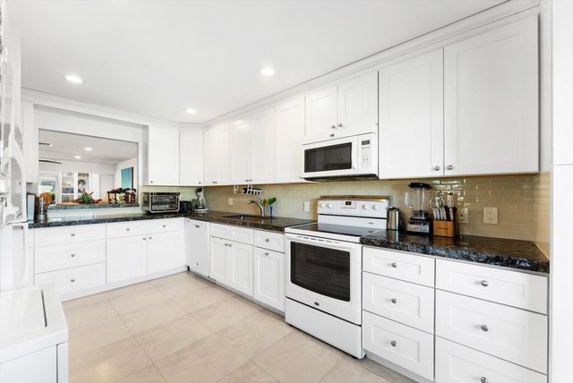 1940 NW 13th Street 12-A, Delray Beach, FL 33445