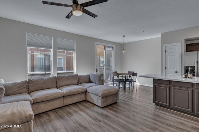 18250 N CAVE CREEK Road 180, Phoenix, AZ 85032