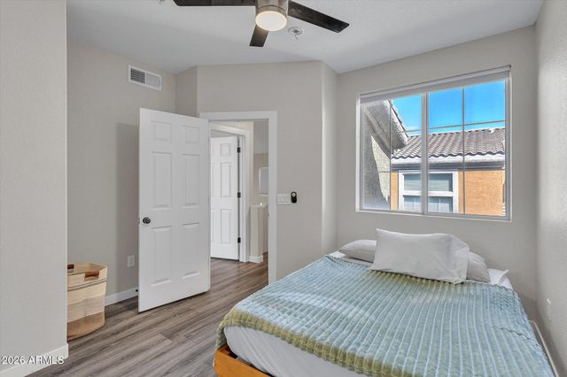 18250 N CAVE CREEK Road 180, Phoenix, AZ 85032