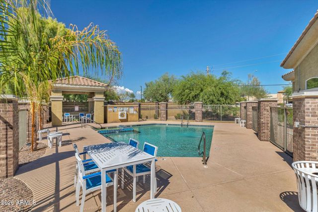 18250 N CAVE CREEK Road 180, Phoenix, AZ 85032